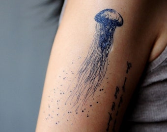 Jellyfish tattoos Jellyfish Art Ocean Creatures Fish tattoo Artistic tattoo Long Lasting Temporary tattoos Tatouage de méduse Medusa Μέδουσα