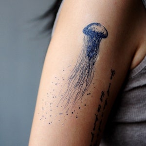 Jellyfish tattoos Jellyfish Art Ocean Creatures Fish tattoo Artistic tattoo Long Lasting Temporary tattoos Tatouage de méduse Medusa Μέδουσα image 2