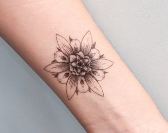 Delicate Flower tattoos Minimal Flower tattoos Botanical tattoos Flower Temporary tattoos Plant tattoos Tatouage de fleurs Tatuaje de flores