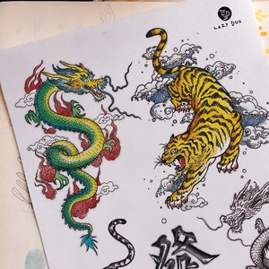 Vecchio tatuaggio temporaneo di Hong Kong, tatuaggio vintage della tigre, tatuaggio del drago verde, tatuaggio cinese, grandi tatuaggi asiatici, adesivi per tatuaggi giapponesi, arte dell'onda