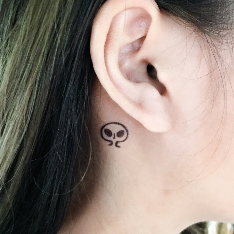 Einen Doppel Anruf Für Einen Drieer Mit Tattoos Einen Doppel Anruf Für Einen Drieer Mit Tattoos