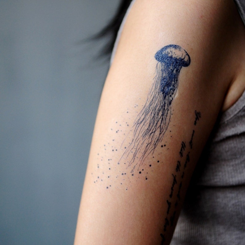 Jellyfish tattoos Jellyfish Art Ocean Creatures Fish tattoo Artistic tattoo Long Lasting Temporary tattoos Tatouage de méduse Medusa Μέδουσα image 2