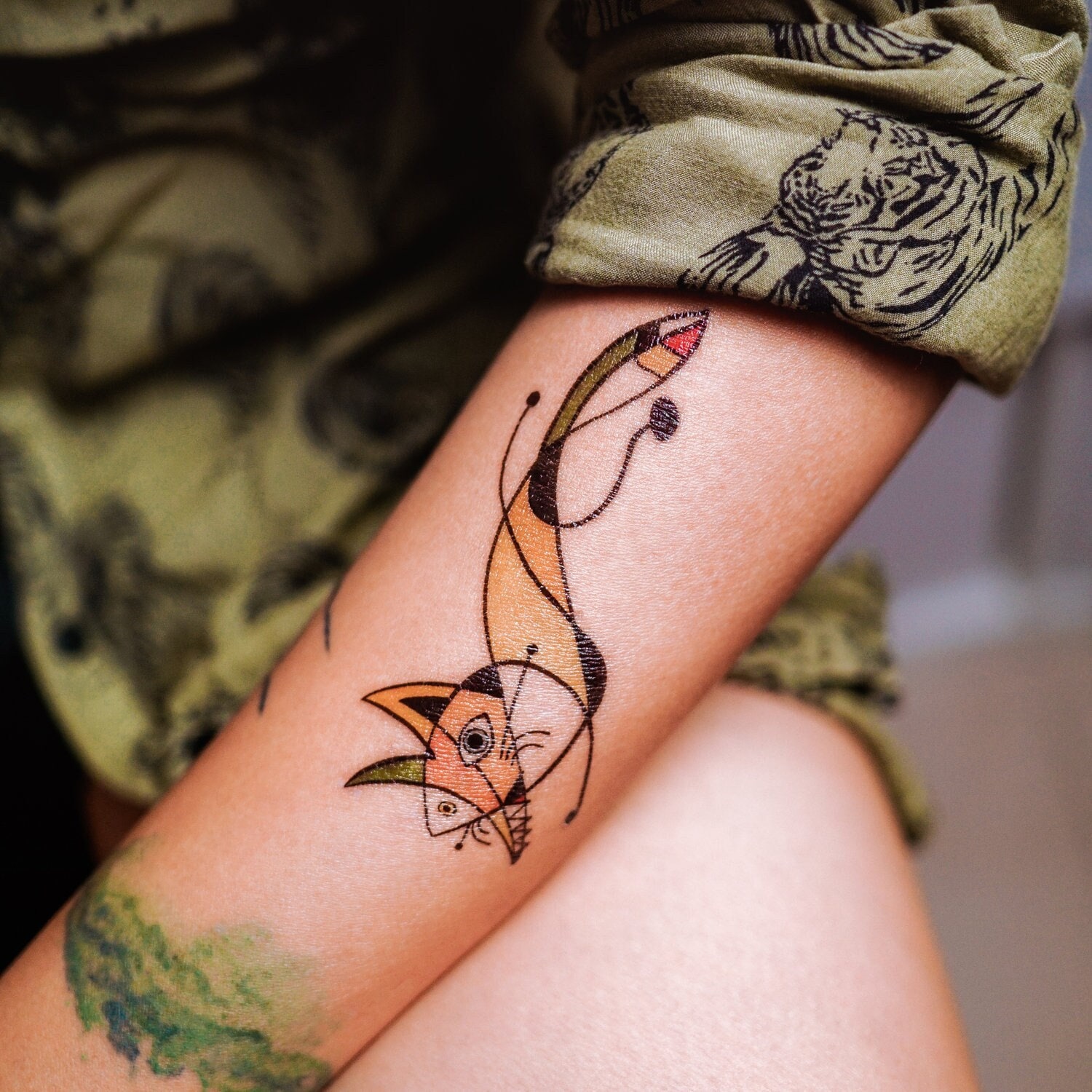 ARYU Fuchs-Tattoo-Aufkleber Semipermanent Mit Kräutern – 4 Blätter Set, Wasserfest & Schmerzfrei