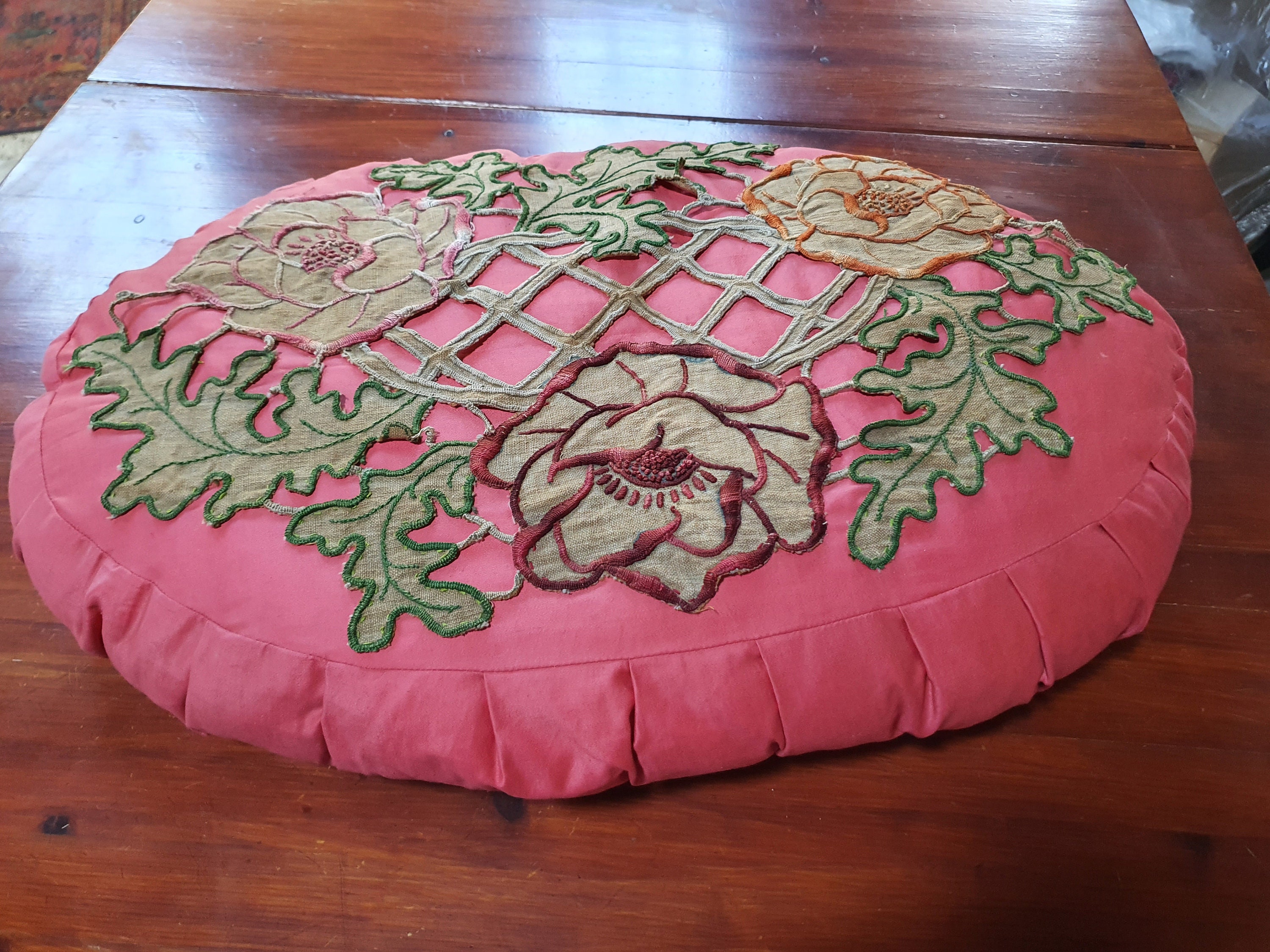 Coussin Ancien Des Années 1930 en Lin Brodé de Fleurs - 725