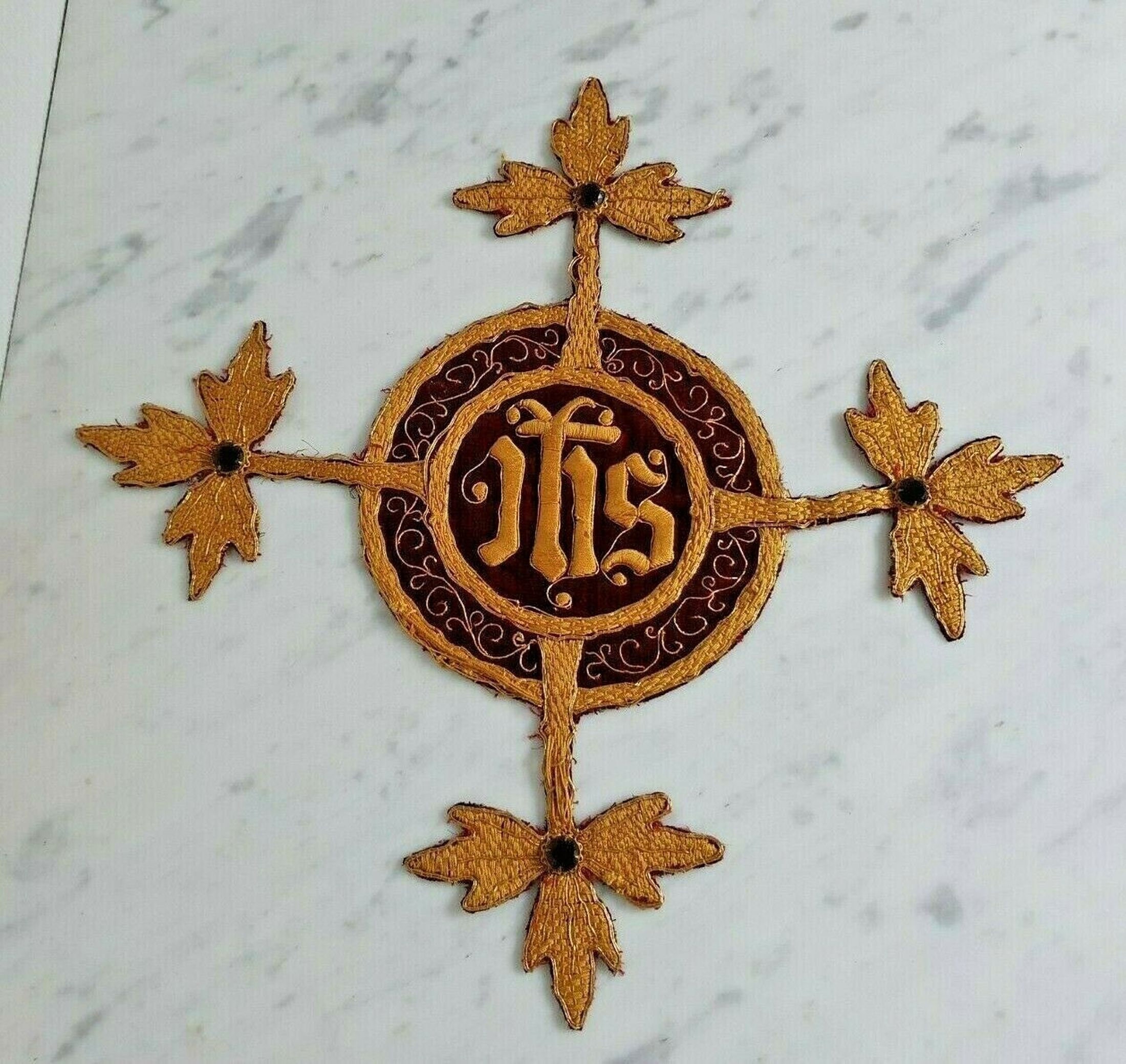 Broderie Religieuse Médaillon Ihs Brodé Fil Or Métallique Cabochon Art Sacré - 453