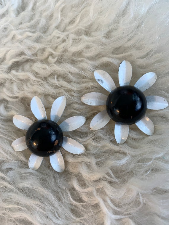 Fancy Dancy Daisy Earrings Vintage Black and White - image 1