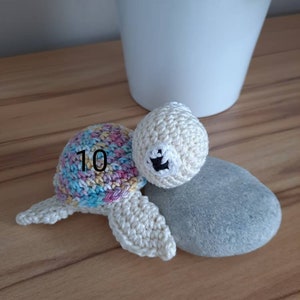 Rassel, Schildkröte, Baby, Geschenk zur Geburt, Turtle, Geschenkidee, Amigurumi, Tier, gehäkelt Bild 5