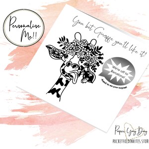 Cartão engraçado da girafa. Cartão surpresa. Raspe o cartão. Idéia de presente. Raspadinha surpresa de aniversário. Raspadinha personalizada. Raspe para revelar