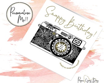 Carte d'anniversaire personnalisée de l'appareil photo. Cadeau Reveal Scratchcard Surprise. Carte secrète cachée personnalisée. Scratch Off Card