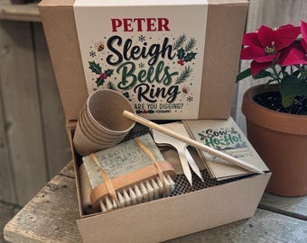 Gardener Present with Gloves, Soap, Nailbrush and More. Gardening Gift Set