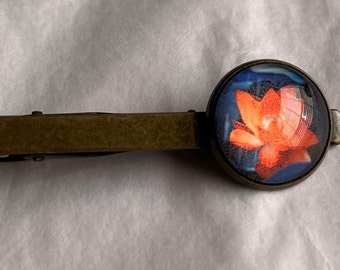 Lotus Blossom Krawattenklammer, antike Bronze oder Gun Metal, Natur inspiriert