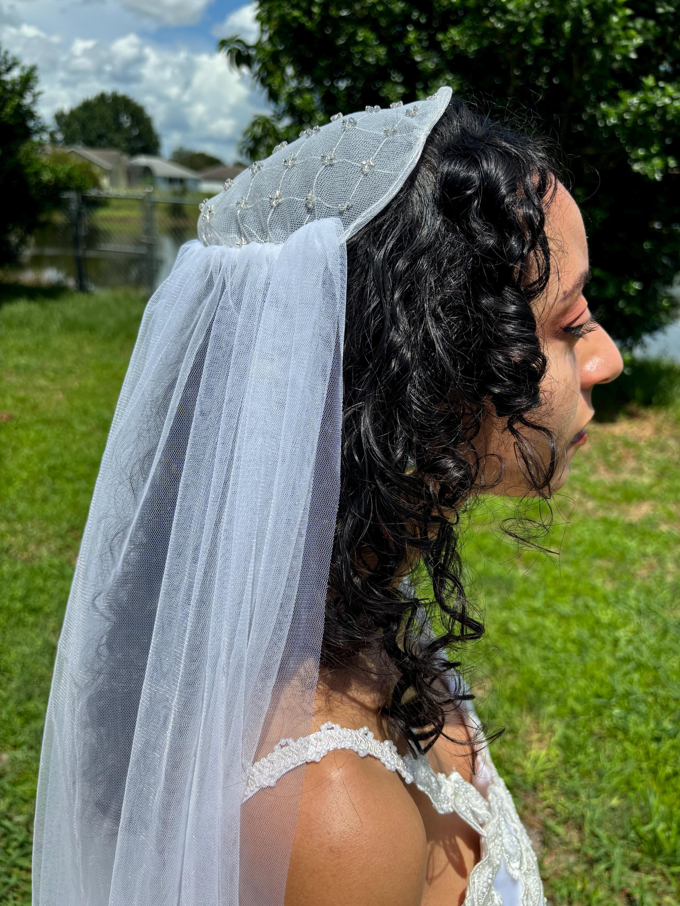Beaded beautiful Juliette cap with 30 inch veil Juliet Cap Bridal Veil with Allover French Lace, Fingertip  main image 3