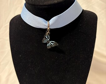 Hell blaue Schleife für Choker, Schmetterling Anhänger, Cosplay Schmuck