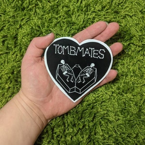 Tombmates gran vinilo pegatina