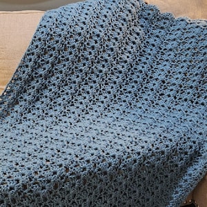 Crochet Pattern Cozy Waterfall Blanket – Super Bulky Yarn, 5 Sizes (PDF Pattern)