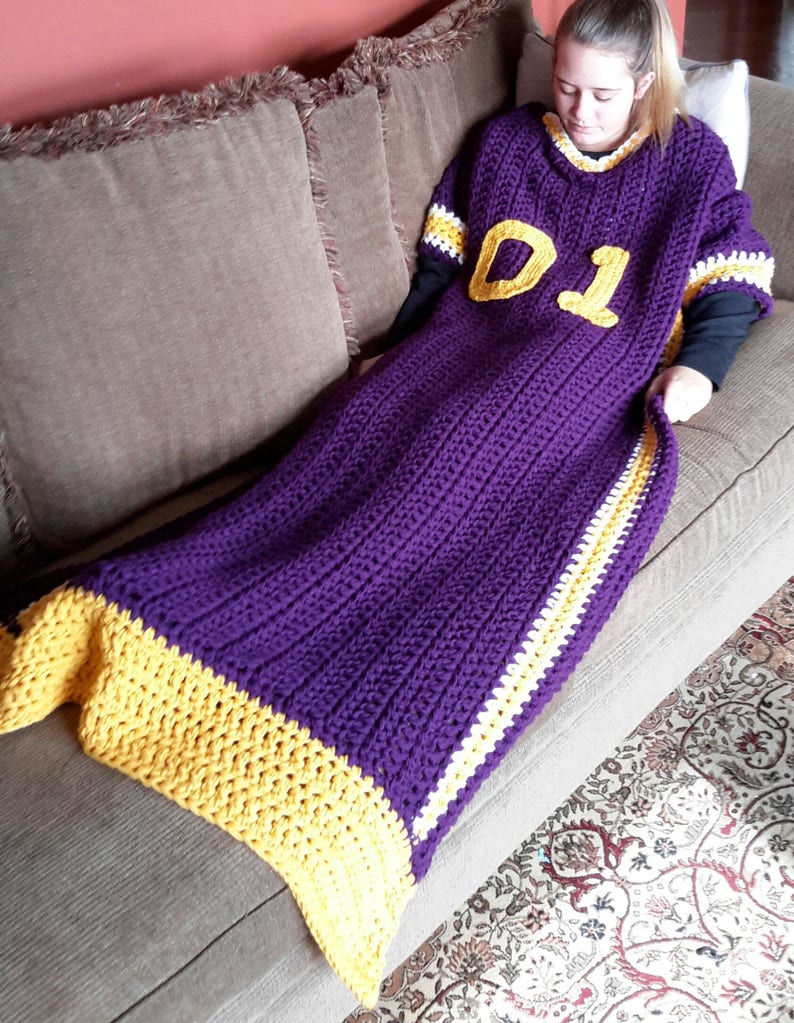 Wearable Football Jersey Blanket, crochet pattern, PDF, Digital Download, Toddler Child Adult sizes image 3