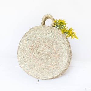 Straw Circle Bag, The Naomi, Round Straw Bag, Woven Straw Basket, Market Tote, Boho Bag, Decorative Basket, Market Bag, Wicker, Beach Bag afbeelding 1