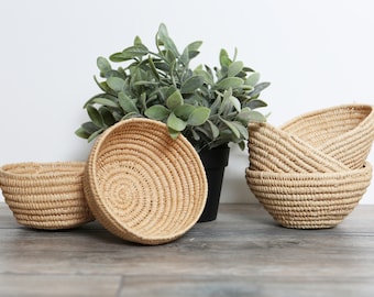 Handwoven Straw Bowl, Straw Container, Straw Storage, Straw Basket, Small Storage, Bathroom Storage, Jewelry Bowl, Make Up Storage