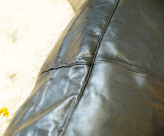 Oversized leather pouf deals