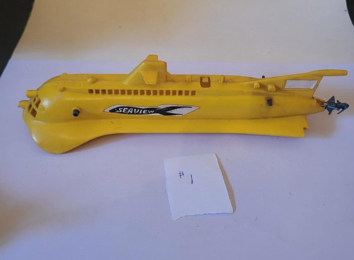 置物 the bottom of the sea Voyage To The Bottom Of The Sea 1:32 Diecast Flying Sub Limited