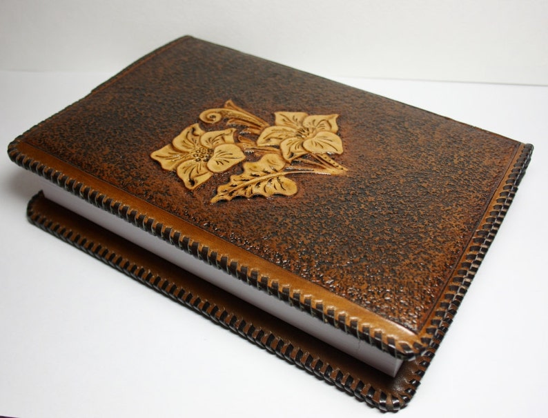 Couvre livre en cuir repoussé à la main couverture de livre Etsy