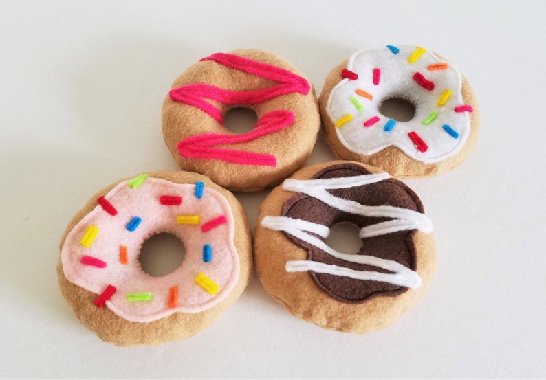 4 pack of felt donuts 