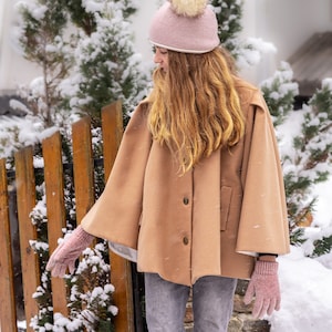 Abrigo de Invierno. Combinable BONNET O BOINA. Tela de lana. Niña