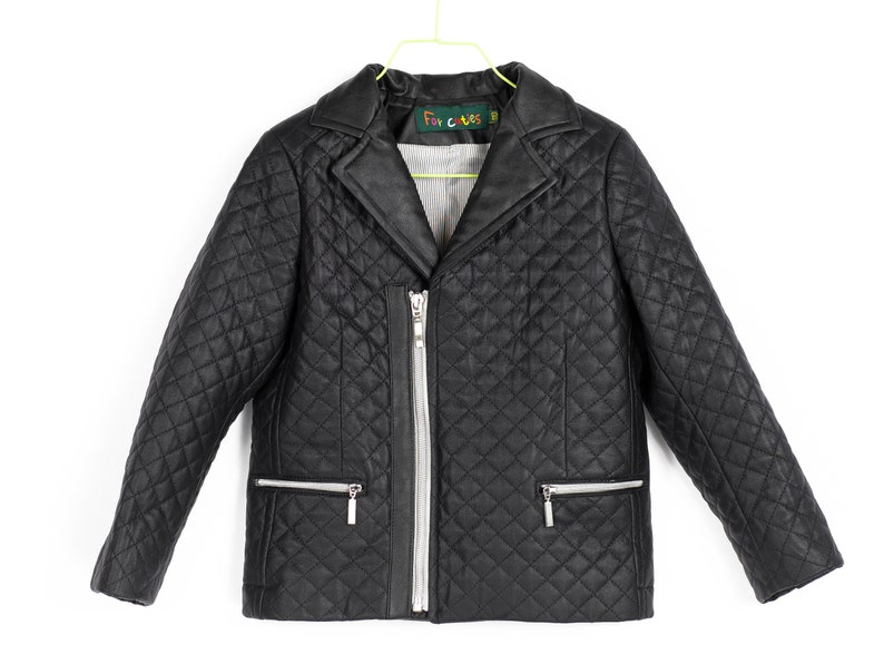 Veste en cuir pour garçons, veste matelassée en similicuir noir, tenue élégante pour garçons en cuir, blazer à fermeture éclair pour tout-petits, vêtements écologiques à la mode pour enfants image 2