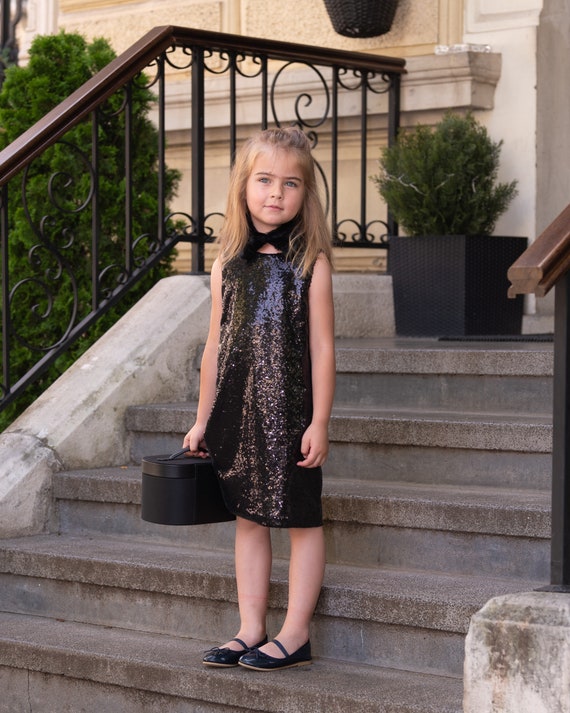 Girls black shift dress discount