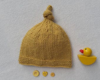 Mustard baby hospital hat, mustard baby coming home hat, yellow top knot hat, handknitted newborn hat, baby shower gift, new baby clothes