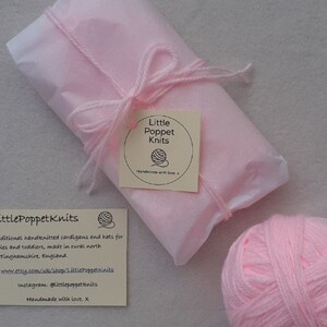 Handknitted Pink Baby Blanket: Preemie Cot Size, Pram Cover immagine 3