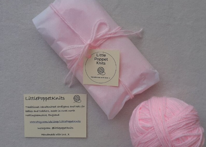 Handknitted Pink Baby Blanket: Preemie Cot Size, Pram Cover immagine 3