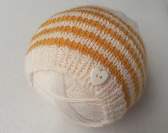 Mustard knitted baby hat, mustard baby boy's hat, 0 - 3 months, mustard baby boy's clothes, boy's winter beanie hat, boy's baby shower gift