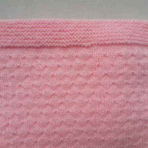 Handknitted Pink Baby Blanket: Preemie Cot Size, Pram Cover immagine 8