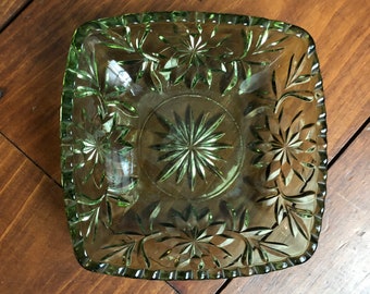 Groovy Avocado Green Bowl from the 1960s | Mid Century Pressed Glass | Ornate candy dish, nut dish, fruit bowl, trinket dish | MCM Décor