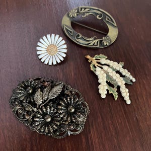 Estate Brooches | Antique Art Nouveau | Gorgeous Floral and Geometric Design | Bronze Metal Wisteria Daisy