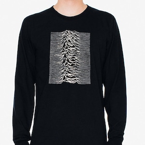 Radio Waves from Pulsar CP 1919 used by Joy Division Long Sleeve T-shirt. Available in black..
