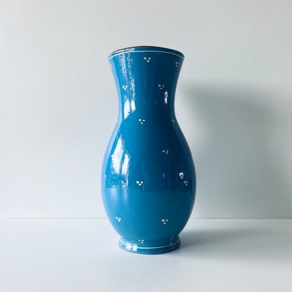 Vase bleu ciel ancien poterie savoyarde