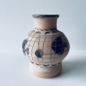 Ceramic vase decoration fish