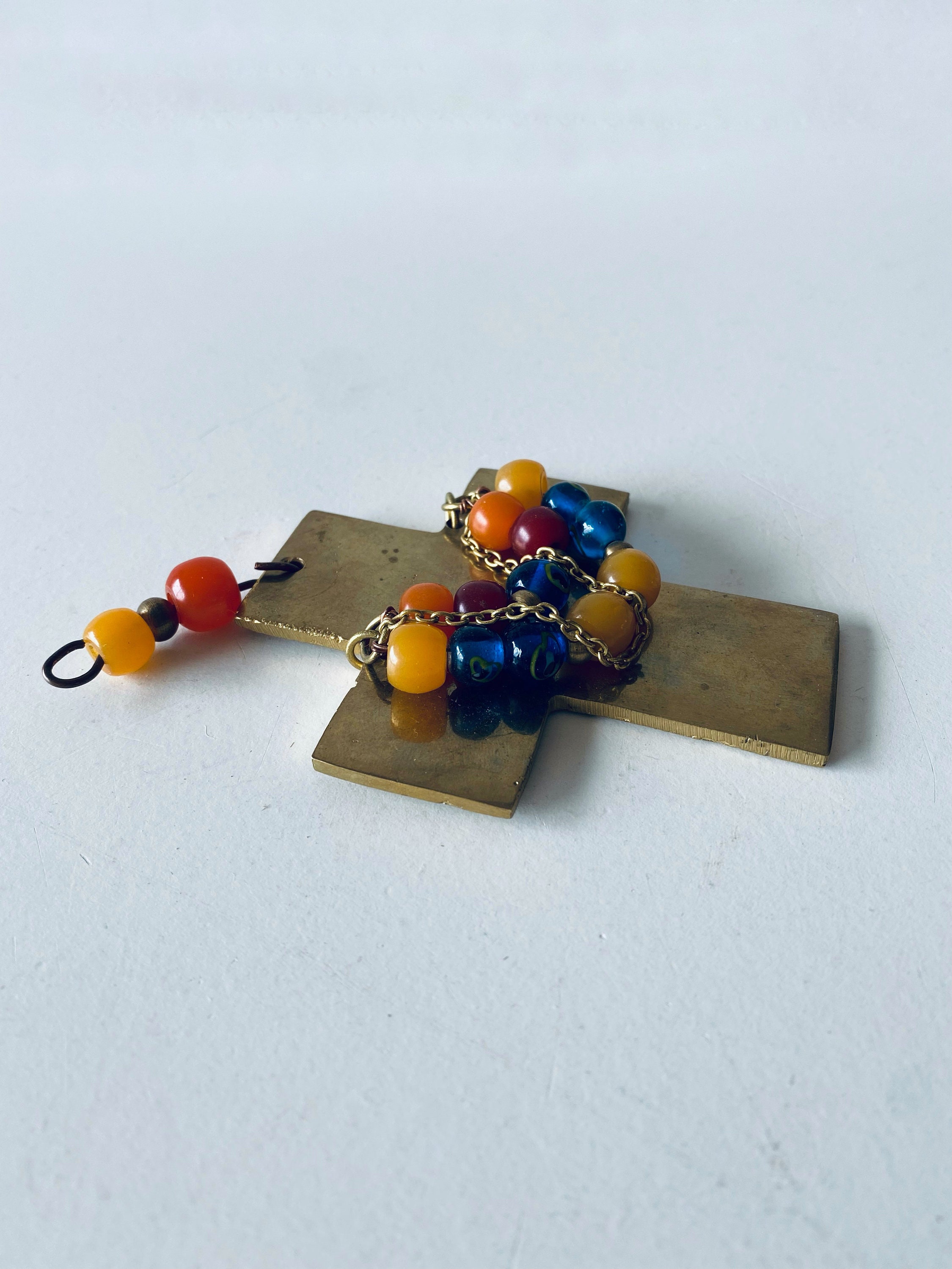 Crucifix en Laiton et Perles