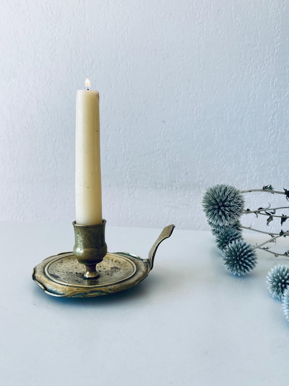 Vintage Single Brass Scalloped Taper Candle Holder Vintage Single Brass Scalloped Taper Candle Holder