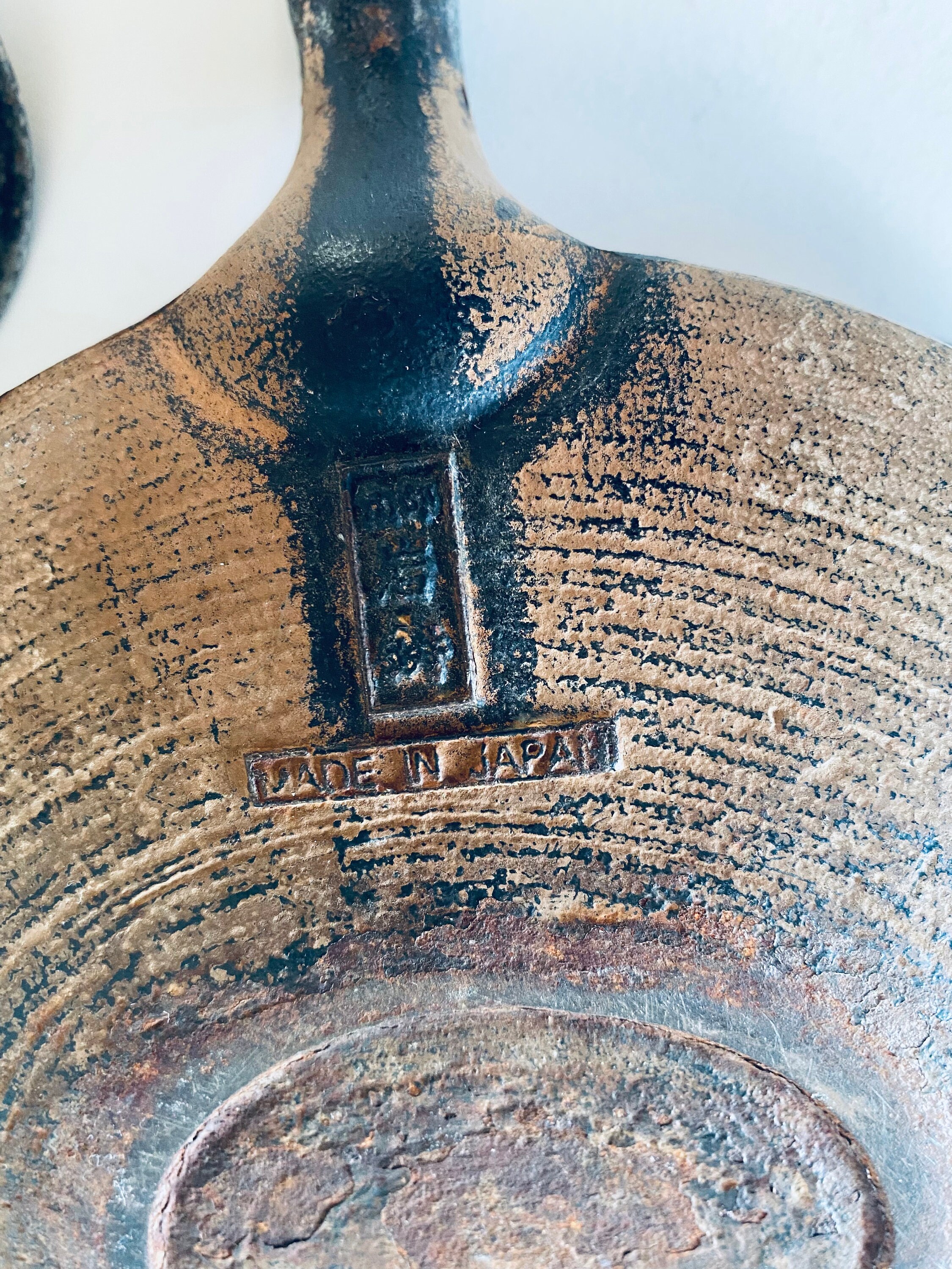 Théière Japonaise Ancienne En Fonte - Marque En Relief - Noire - Occasion