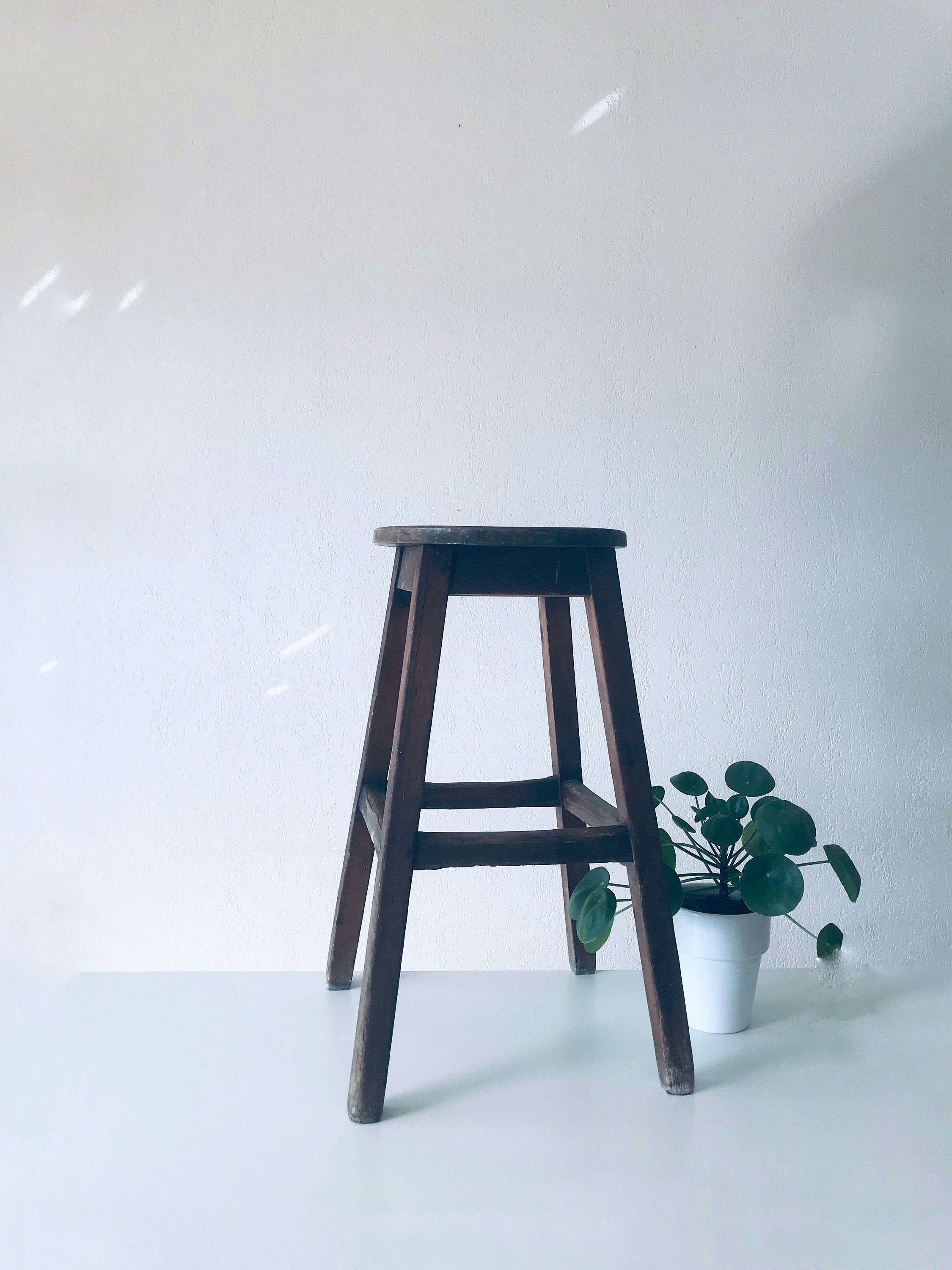 Tabouret Haut Antique en Bois