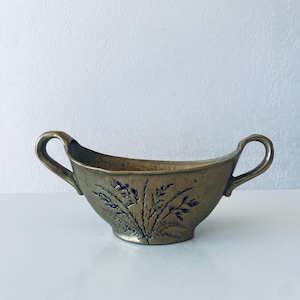 Bronze planter