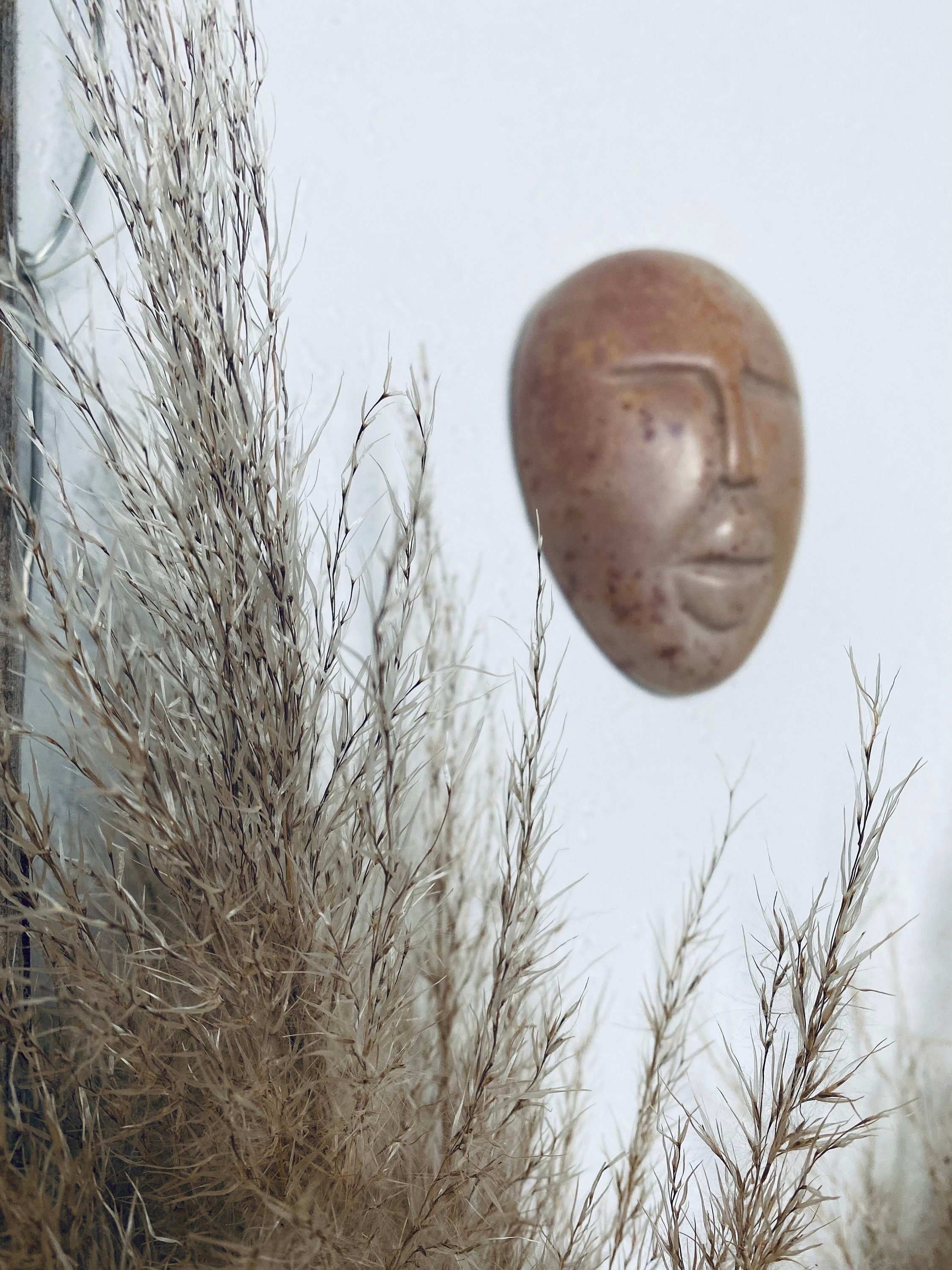 Sculpture Murale Visage en Pierre