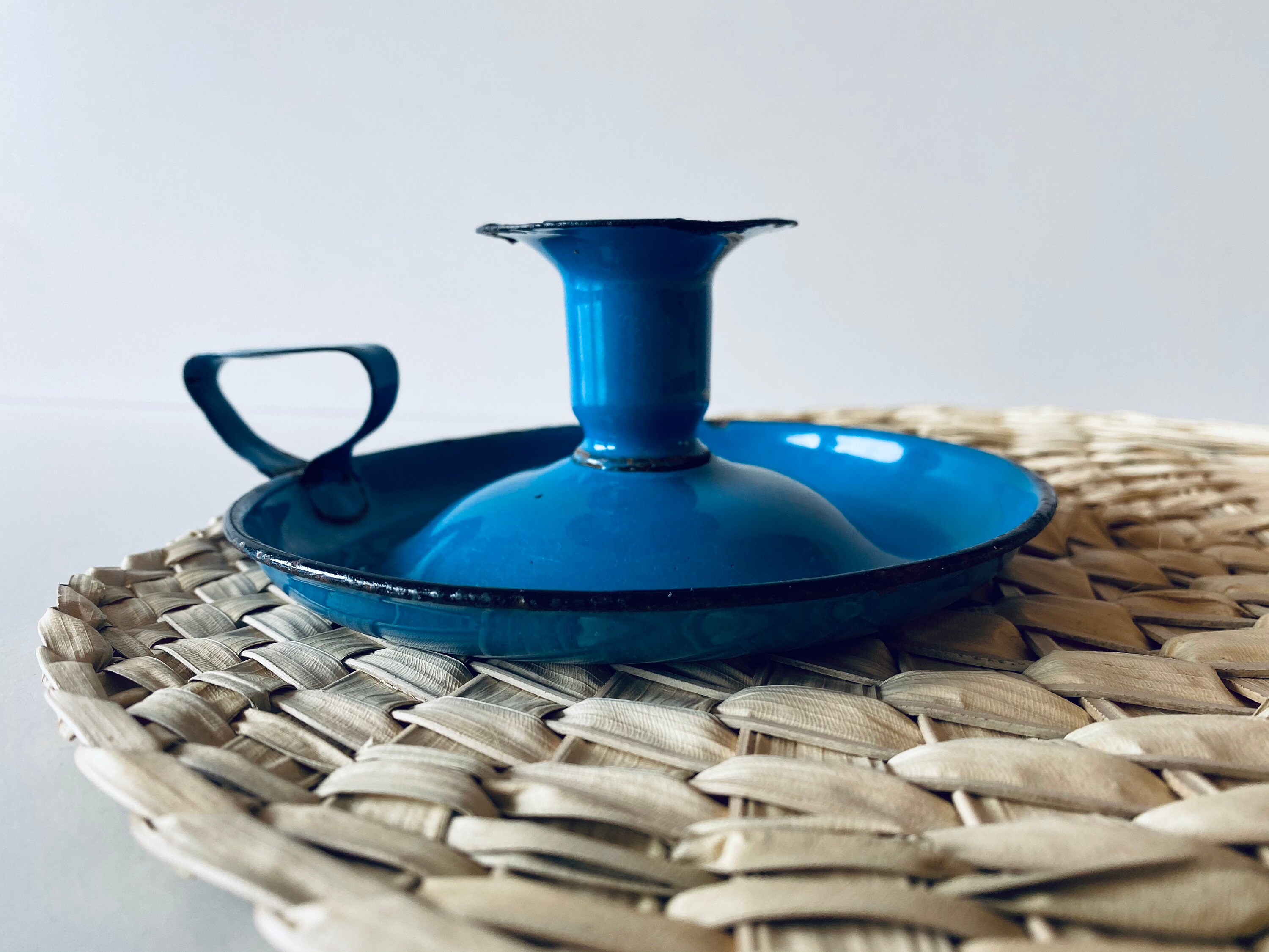 Bougeoir Ancien en Métal Émaillé