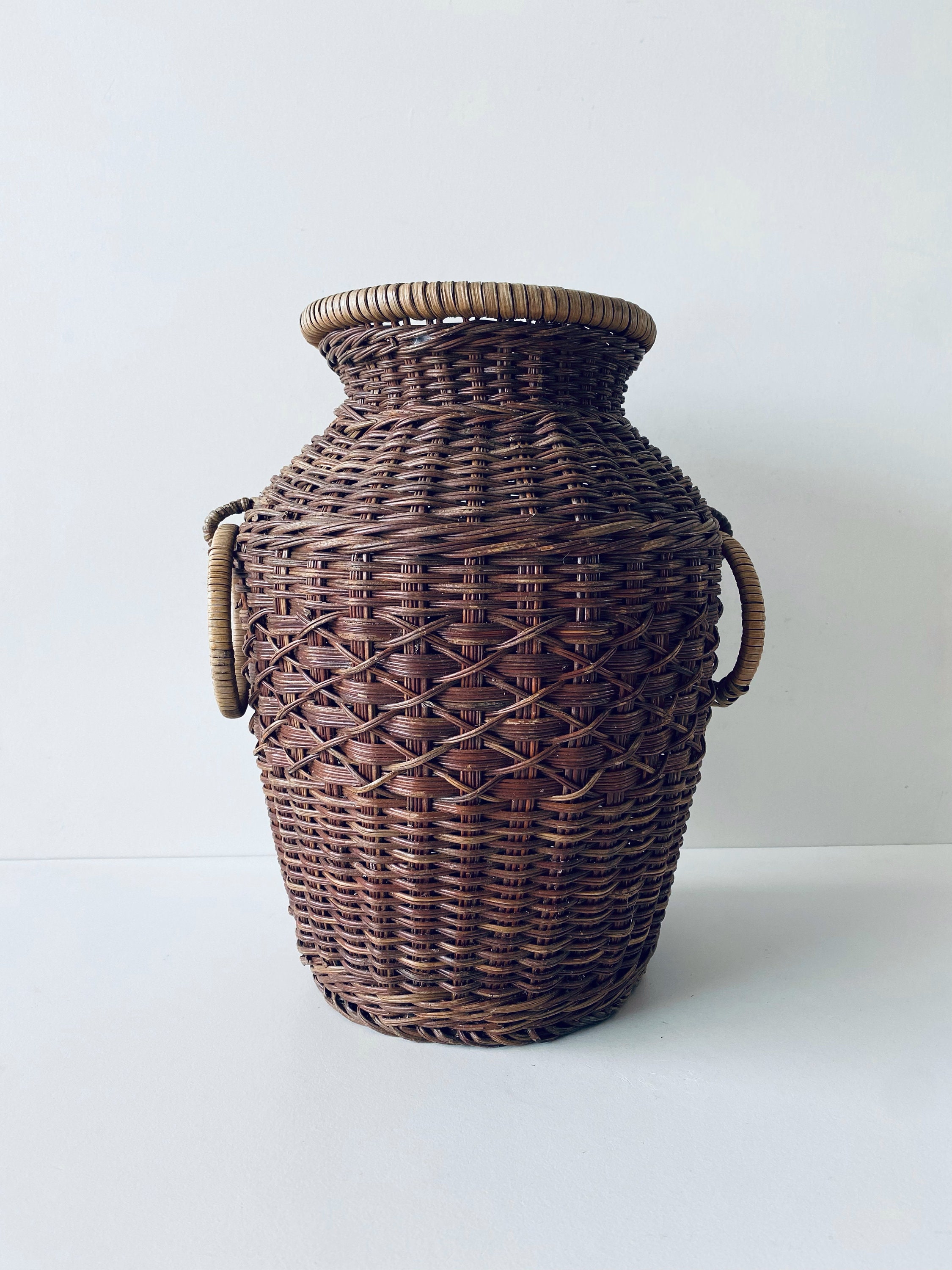 Ancienne Jarre ou Vase à Anses en Osier