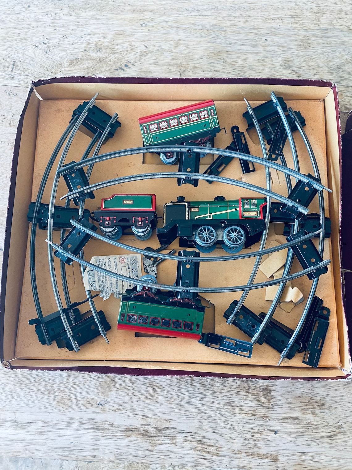 ancien jouet Meccano serie Hornby France train barriere passage tole