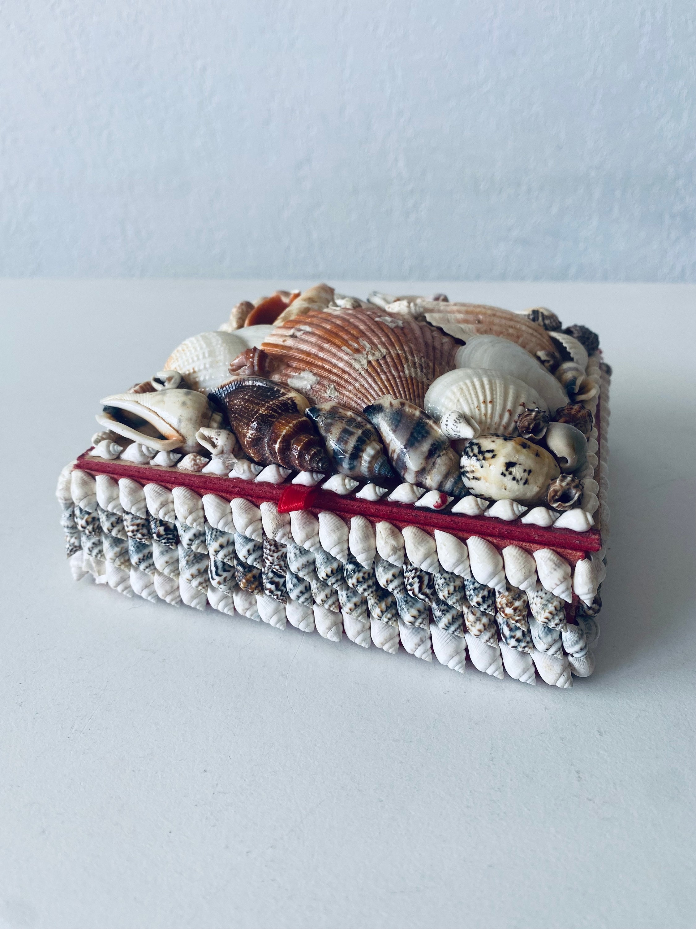 Boîte à Bijoux Vintage En Coquillage Et Bois - Occasion, Dimensions 18x14x10 Cm, Décoration