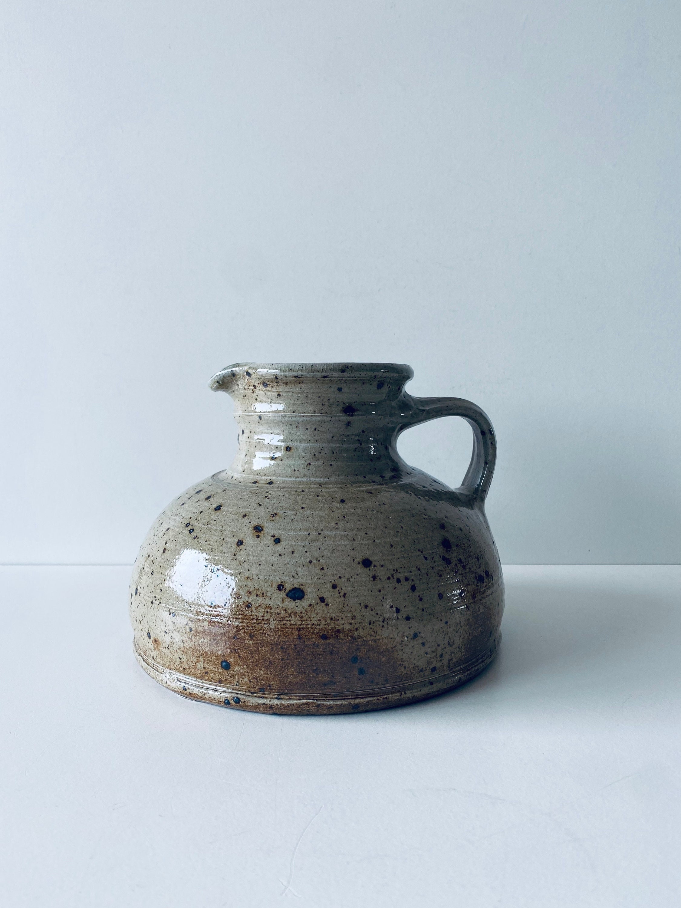 Grand Pichet en Grès Signé